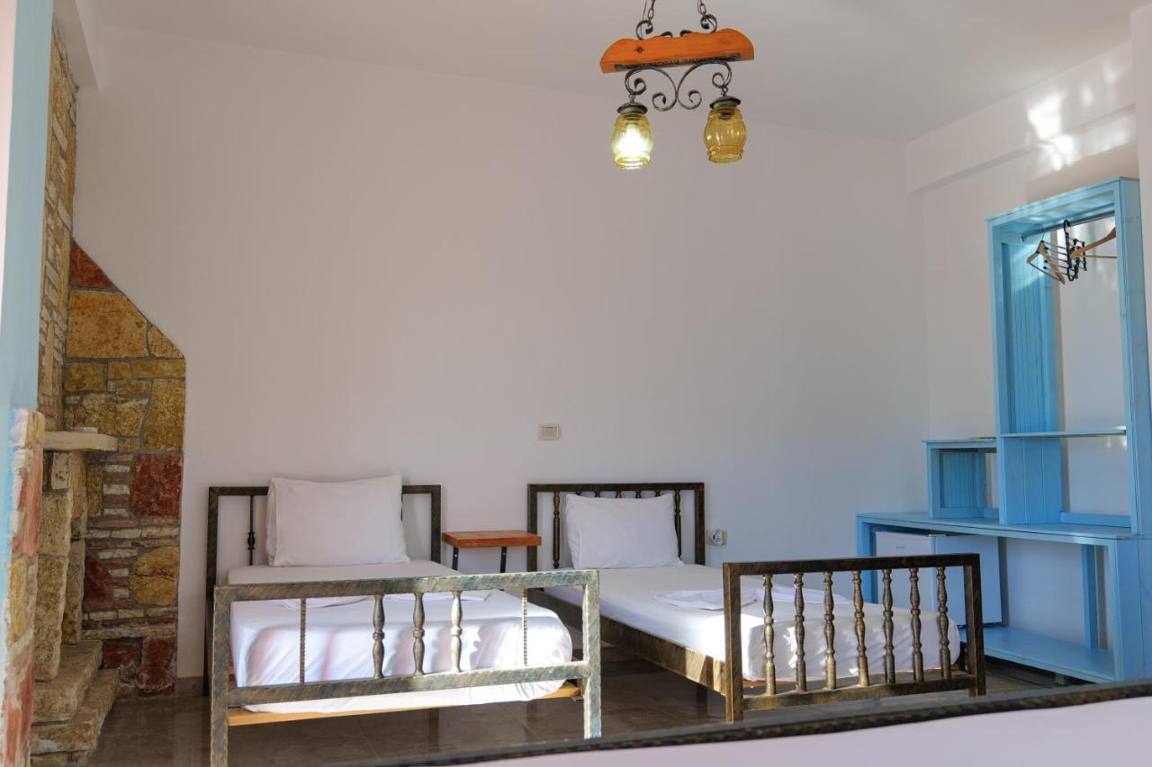 John'S Guesthouse Ksamil Exterior photo