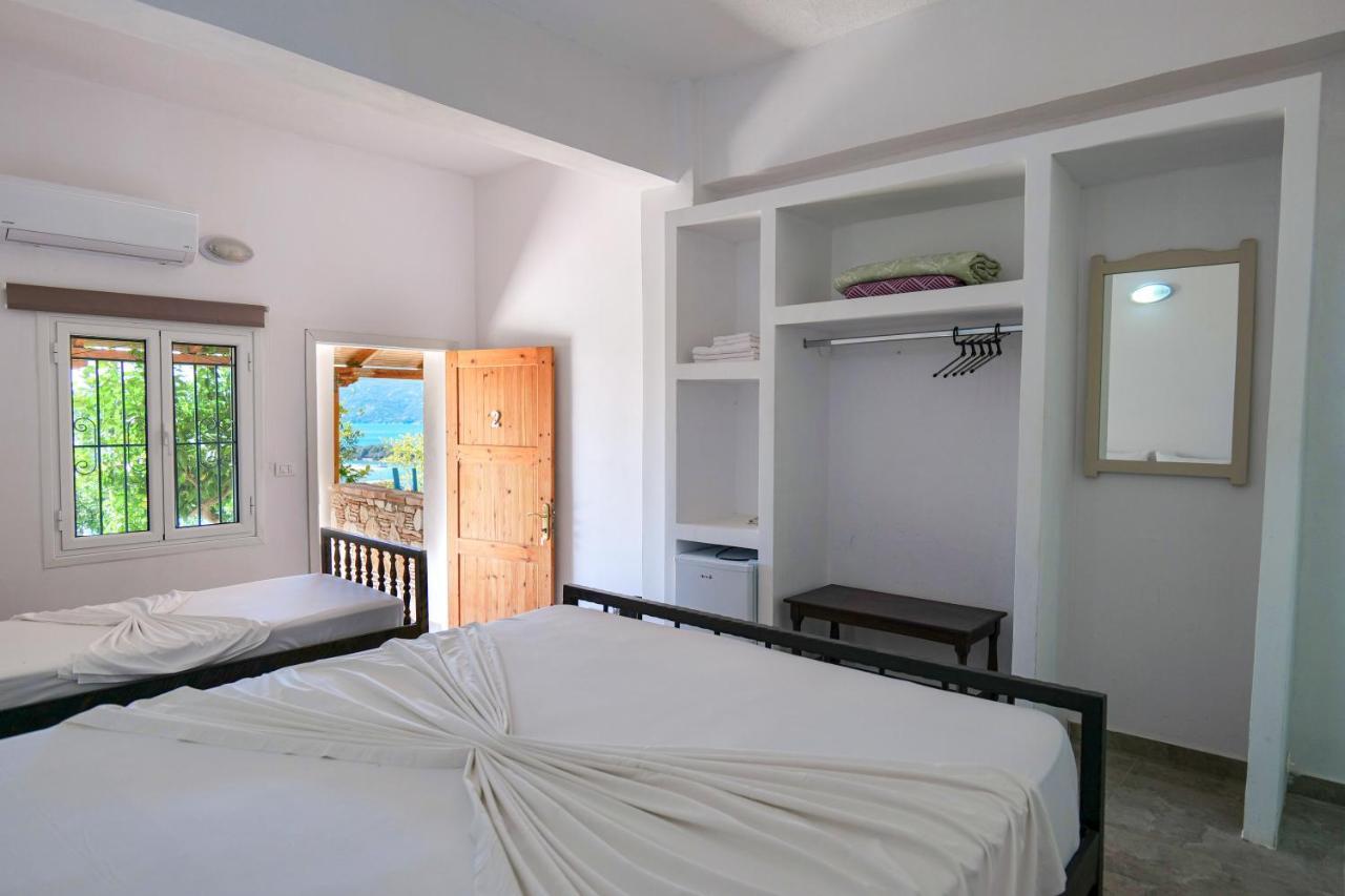 John'S Guesthouse Ksamil Exterior photo