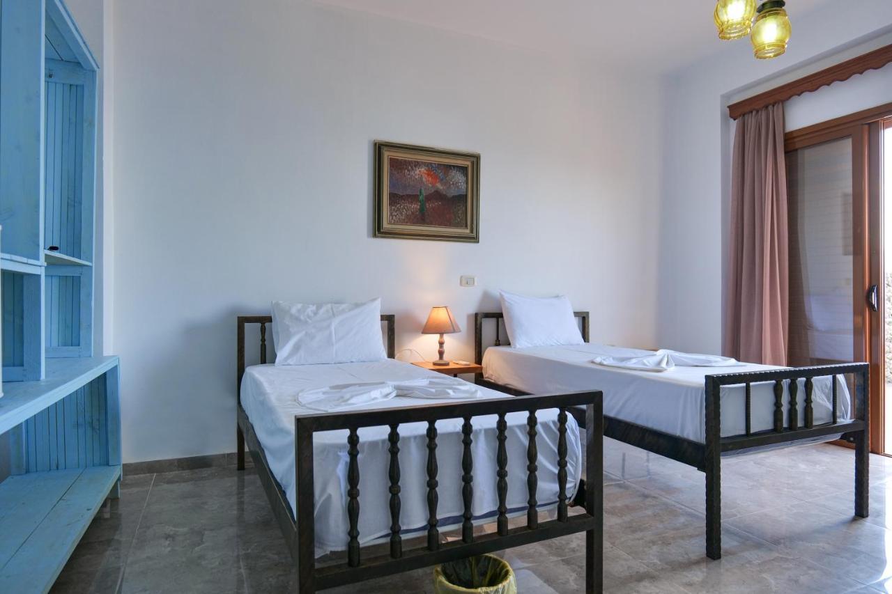 John'S Guesthouse Ksamil Exterior photo