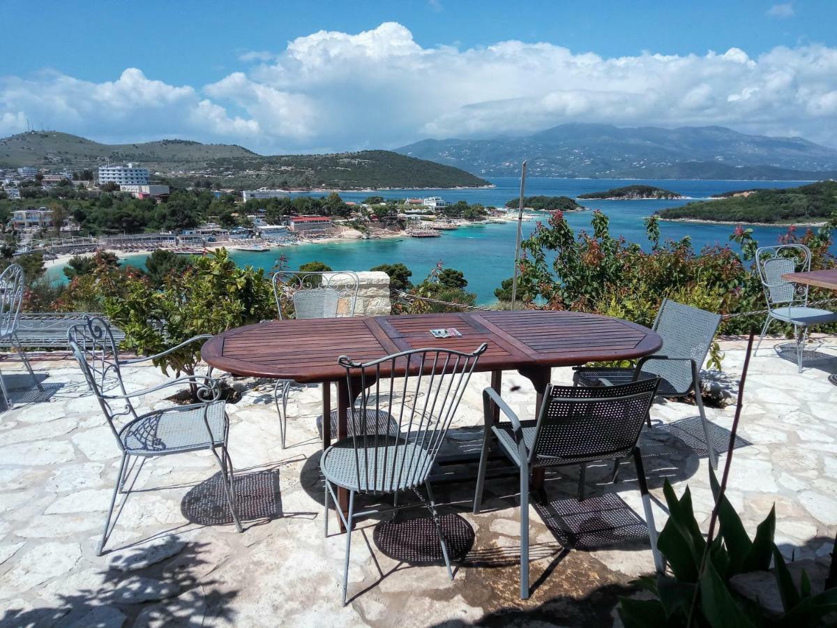 John'S Guesthouse Ksamil Exterior photo